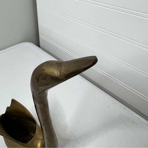 Brass swan planter - Picture 3 of 11